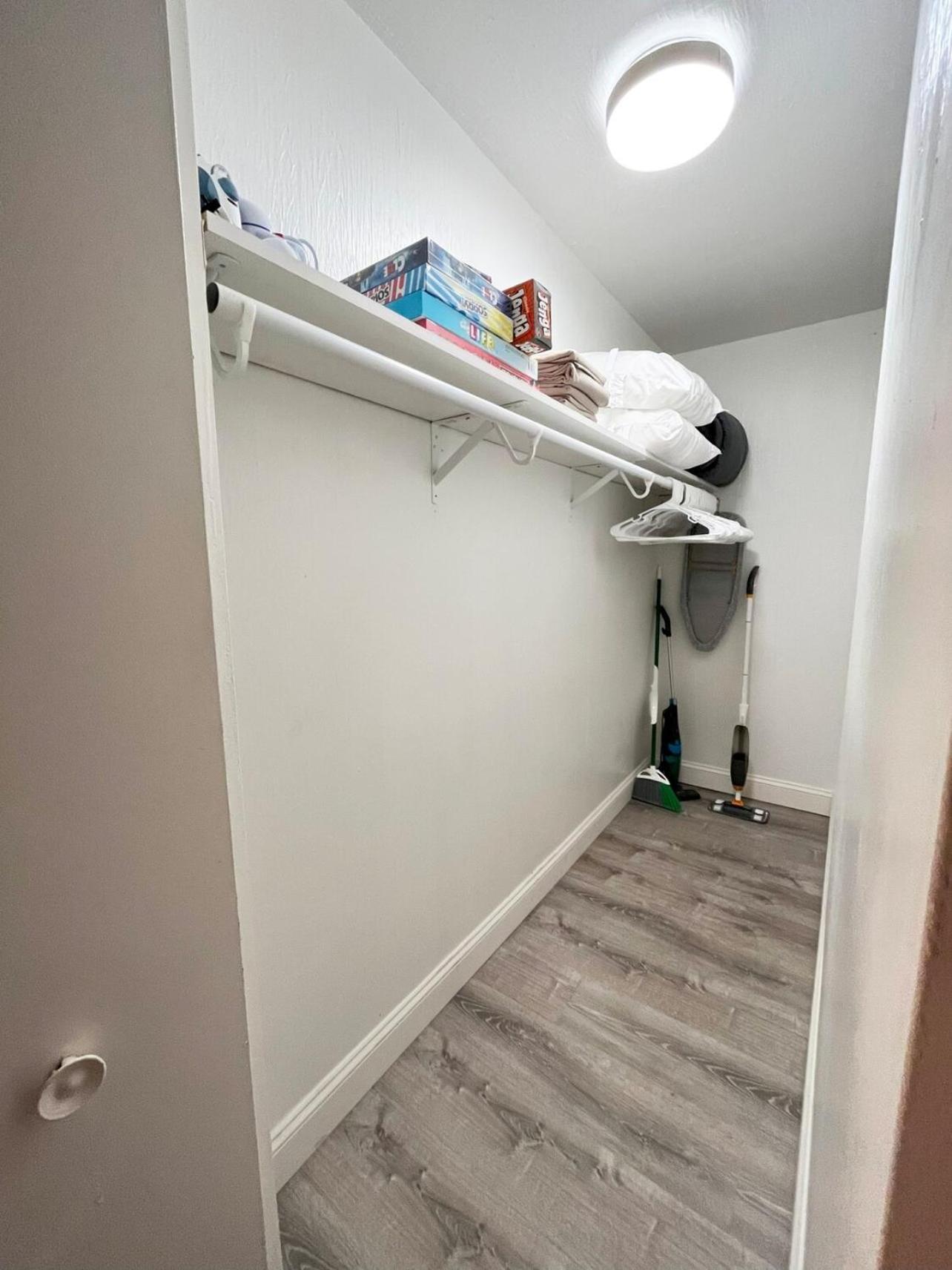 Local Modern Getaway - Ground Floor Apartment Cleveland Exterior photo